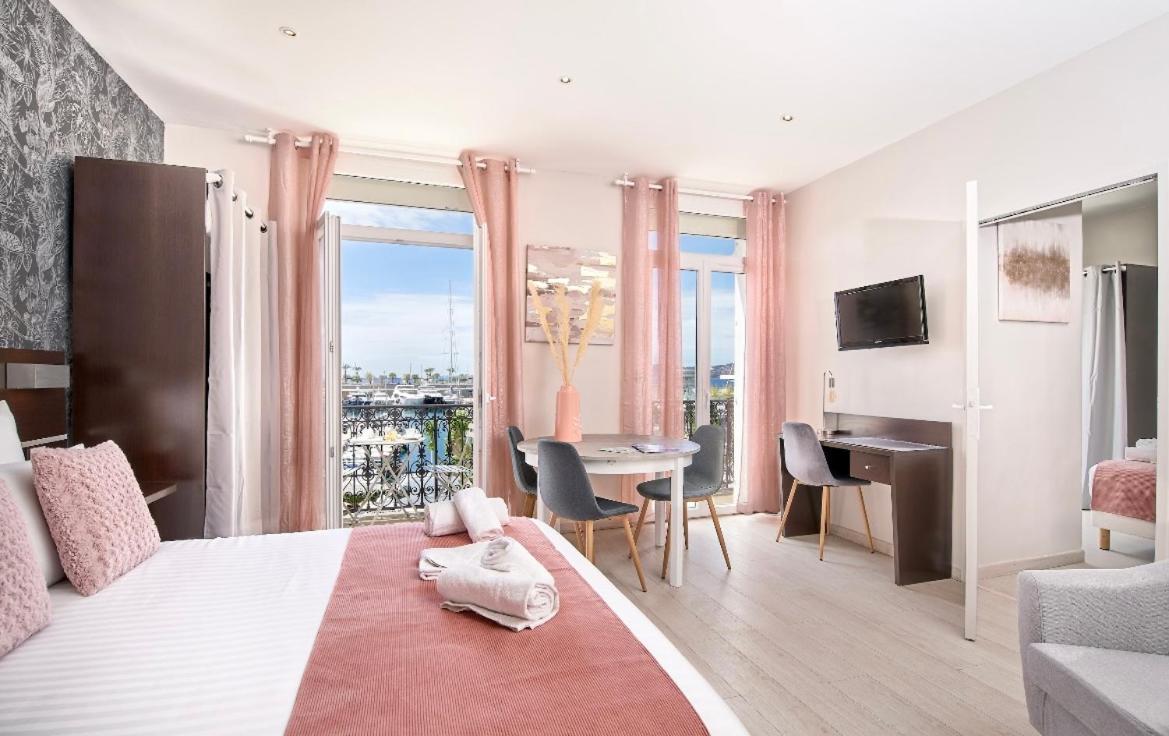 Du Vieux Port Hotel